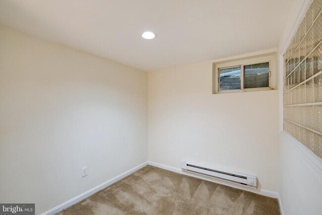 Building Photo - 4209 Ellicott St NW