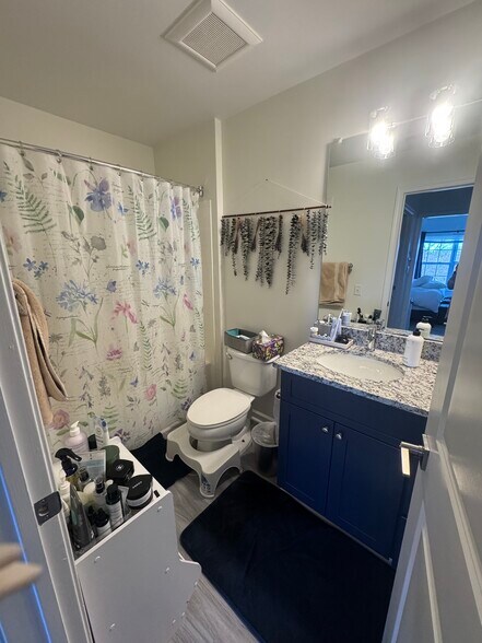 Building Photo - 33202 Town Green Dr