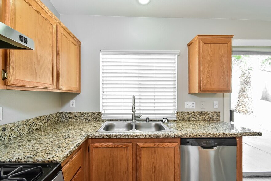 Building Photo - 534 Rancho Del Norte Dr