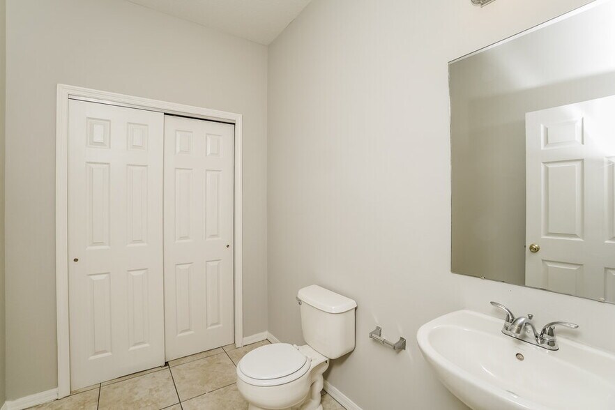 Building Photo - 9535 Maxson Dr