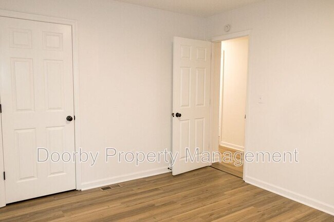 Building Photo - 349 Blackfox Rd SW