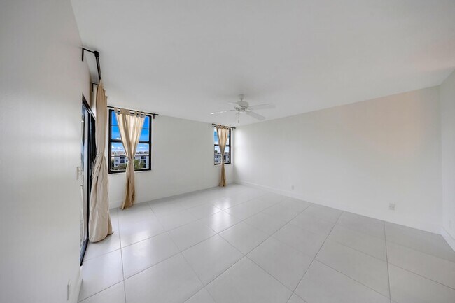 Building Photo - 2217 Cypress Island Dr