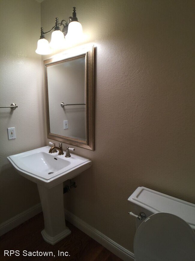 Building Photo - 2 br, 2.5 bath House - 2507 Exeter Square ...