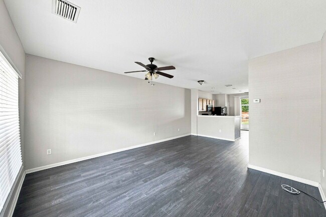 Building Photo - END-UNIT TOWNHOME FOR RENT IN GATED WYNCHASE AT FORE RANCH!