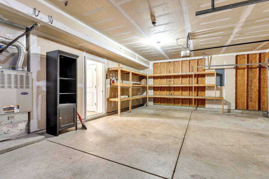 Building Photo - 9724 Brooks Dr