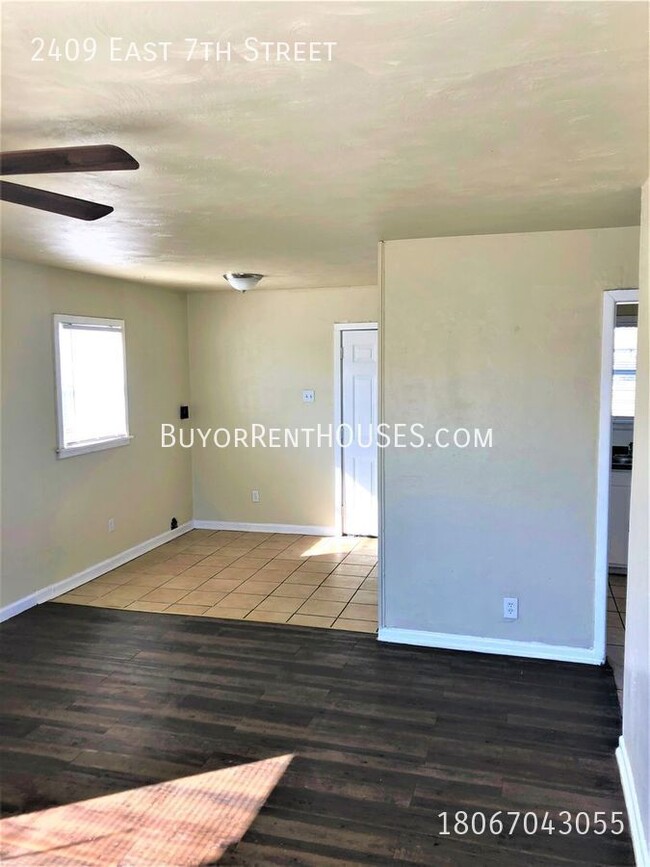 Building Photo - Handyman Special $99 Move in + Admin Fee /...