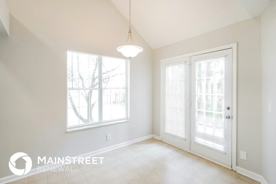 Building Photo - 503 Selsey Ct S