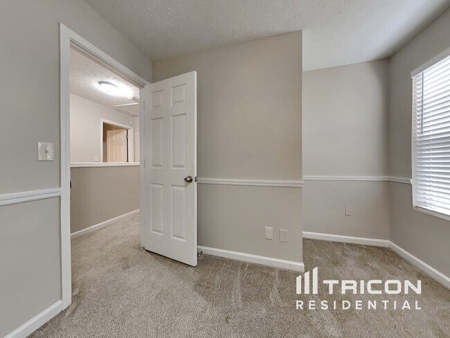 Building Photo - 7061 Saratoga Dr