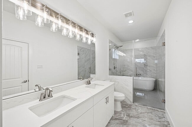 Building Photo - 4512 Noble St