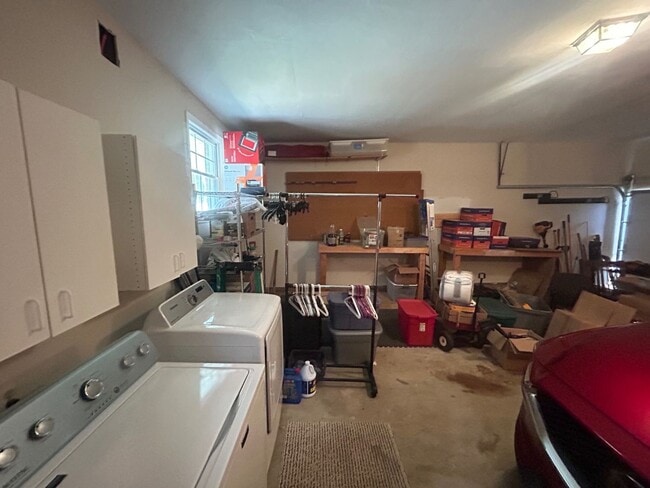 Building Photo - 3220 Woodsen Cir