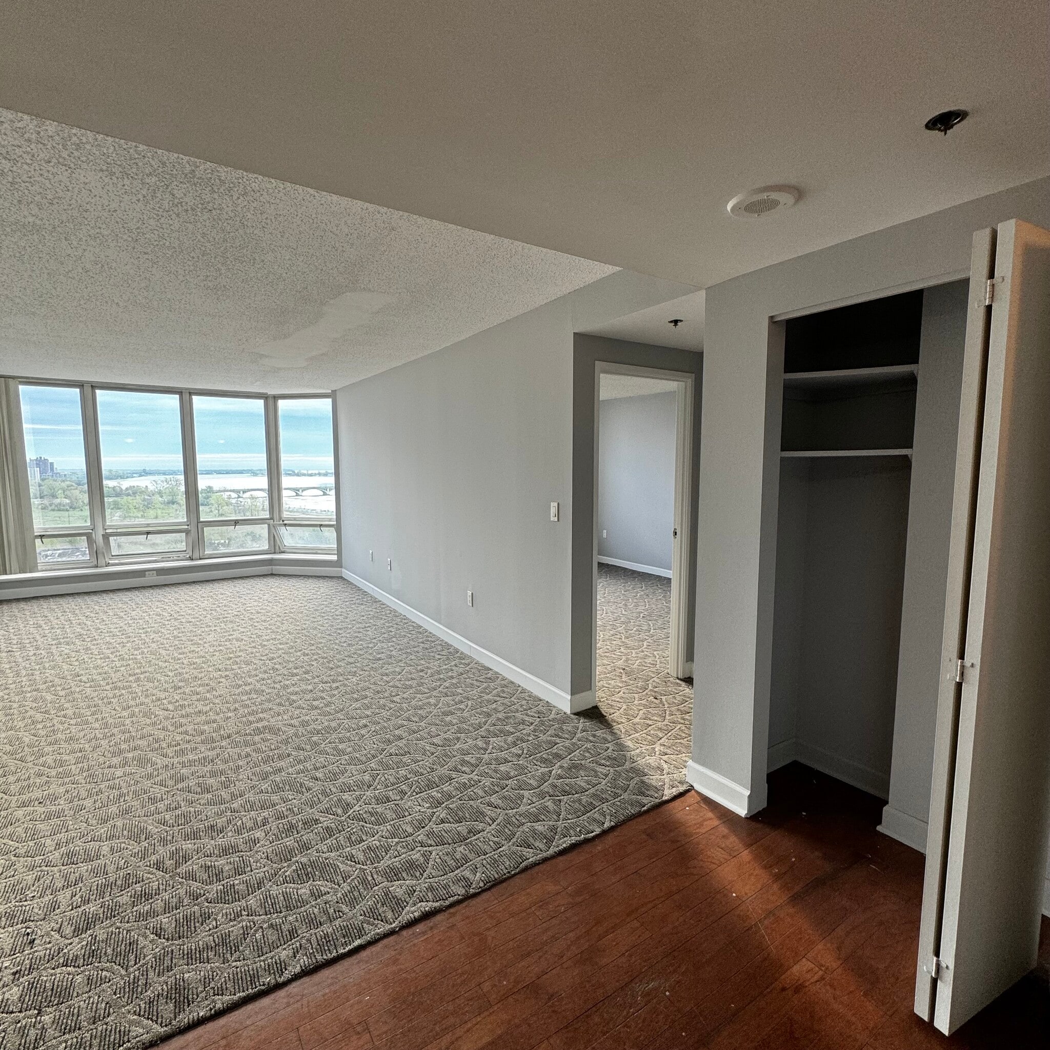 Building Photo - 250 E Harbortown Dr