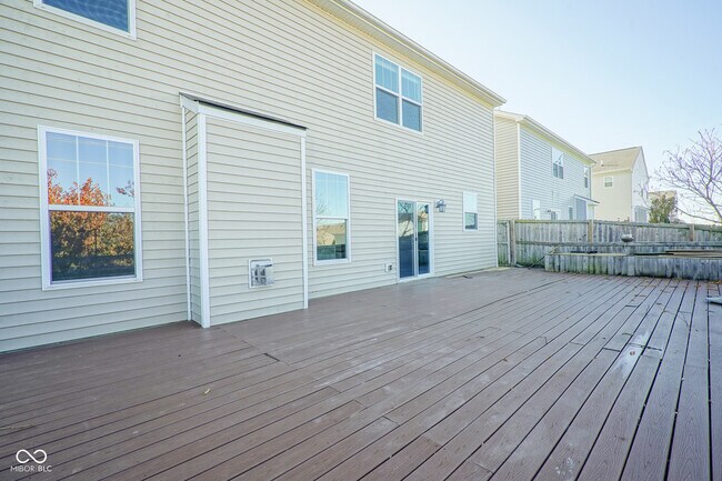 Building Photo - 5764 Bluff View Ln