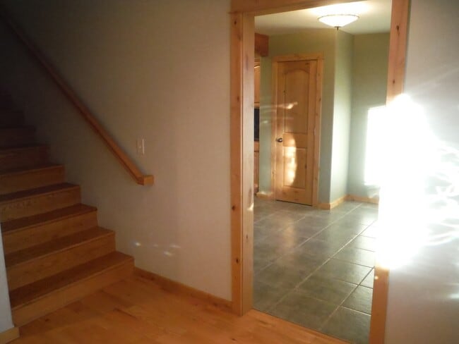 Building Photo - Gorgeous 3 Bedroom Home in Elk Grove Commu...