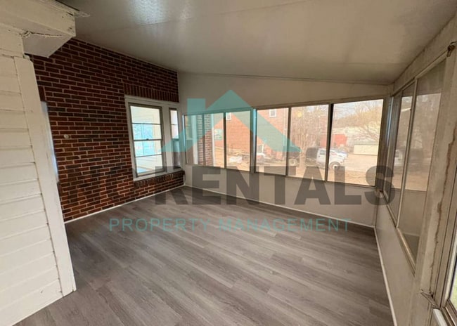 Building Photo - 113 S 2nd Ave