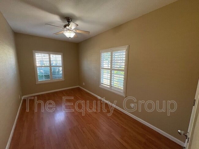 Building Photo - 6227 W Oak Ave