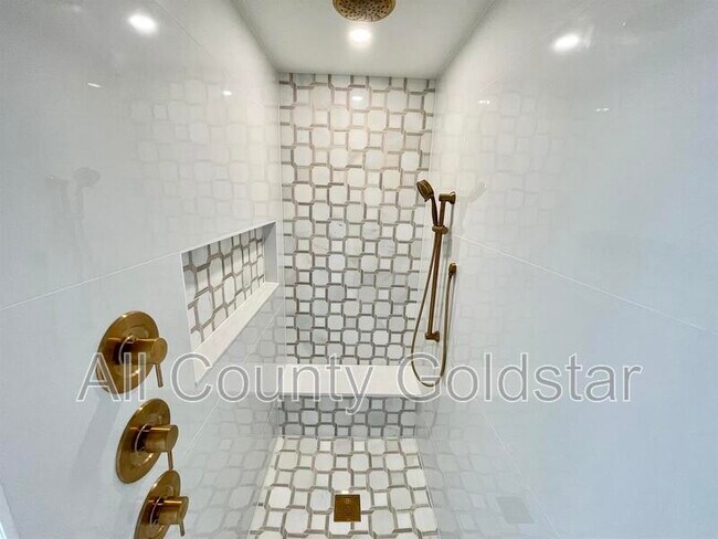 Building Photo - 1487 Keyway Rd