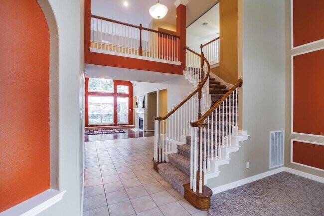 Building Photo - 2412 Arbor Dr
