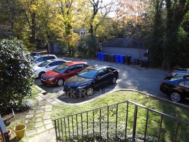 Building Photo - 218 Ransom St