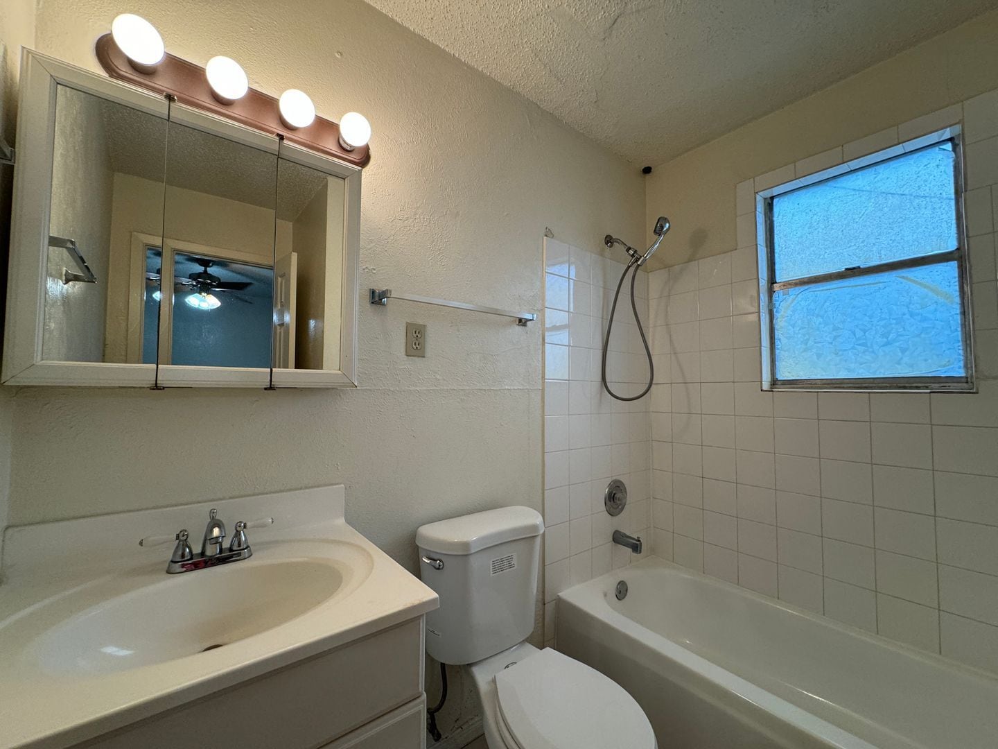 Building Photo - 1301 Franz Dr