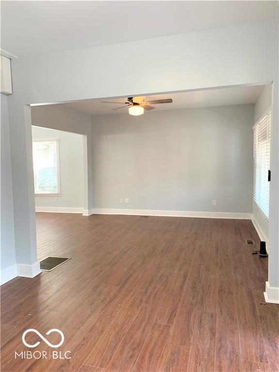 Building Photo - 3621 N Kenwood Ave