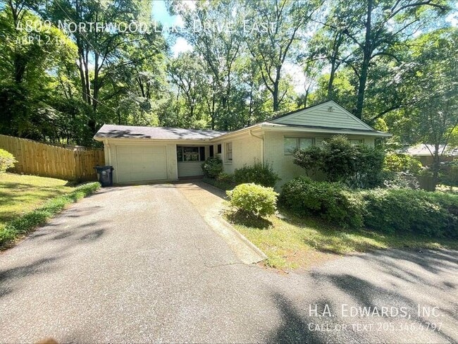 Building Photo - 4809 Northwood Lake Dr E