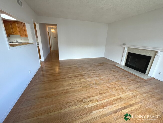 Building Photo - Three Bedroom Home with Lots of Common Area in Sunshine Gardens in SSF