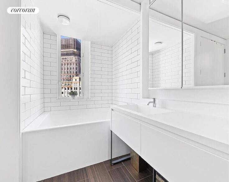 Building Photo - 15 S William St