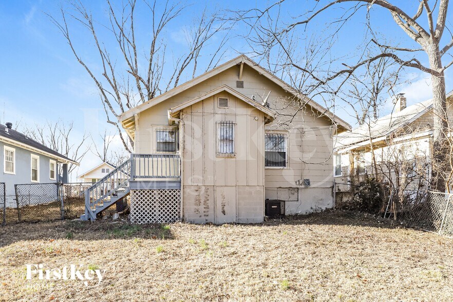 Building Photo - 2507 Quincy St