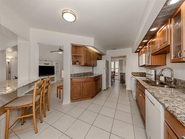 Building Photo - 268 Southampton Dr