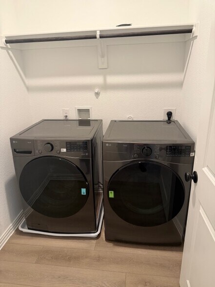 Building Photo - 636 Big Bend Dr