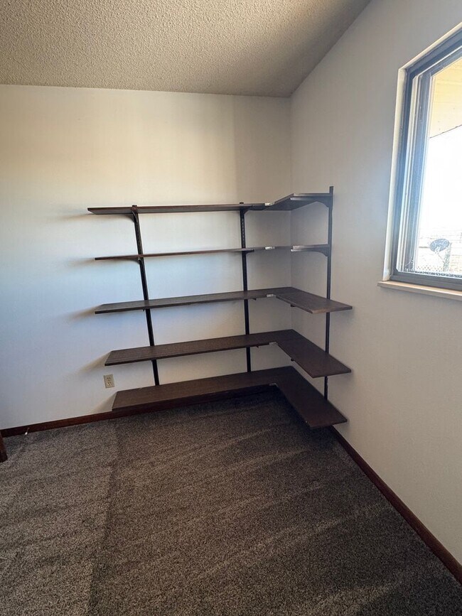 Building Photo - Country living at its best! Traditional farm house avail NOW