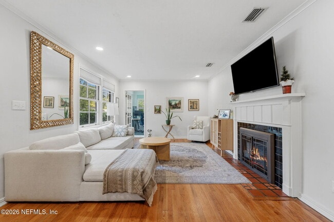 Building Photo - 1650 Parrish Pl