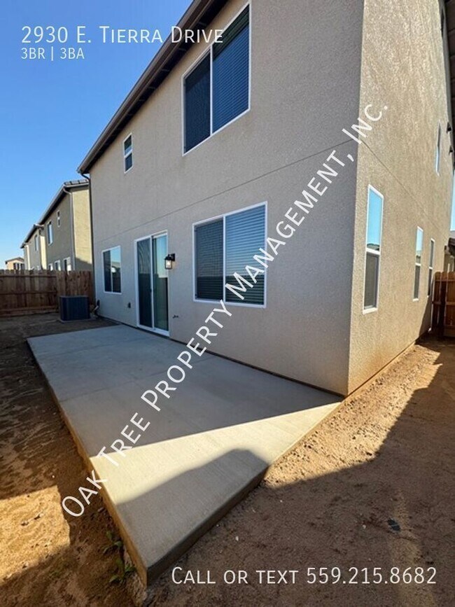 Building Photo - 2930 E Tierra Dr