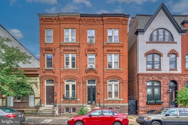 Building Photo - 210 Laurens St