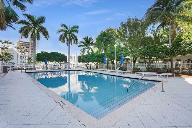 Building Photo - 7900 Harbor Island Dr