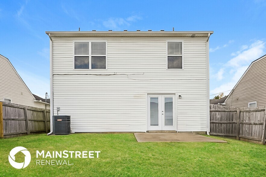 Building Photo - 2815 Creekbend Dr