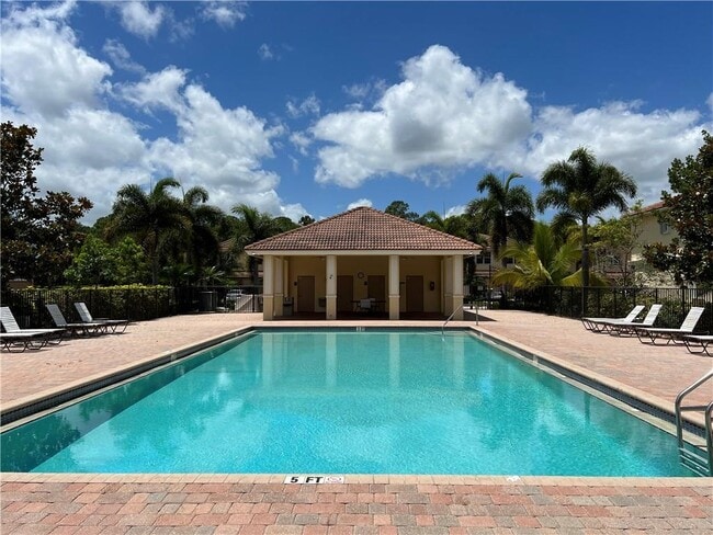 Building Photo - 9491 SW Merlin Ct