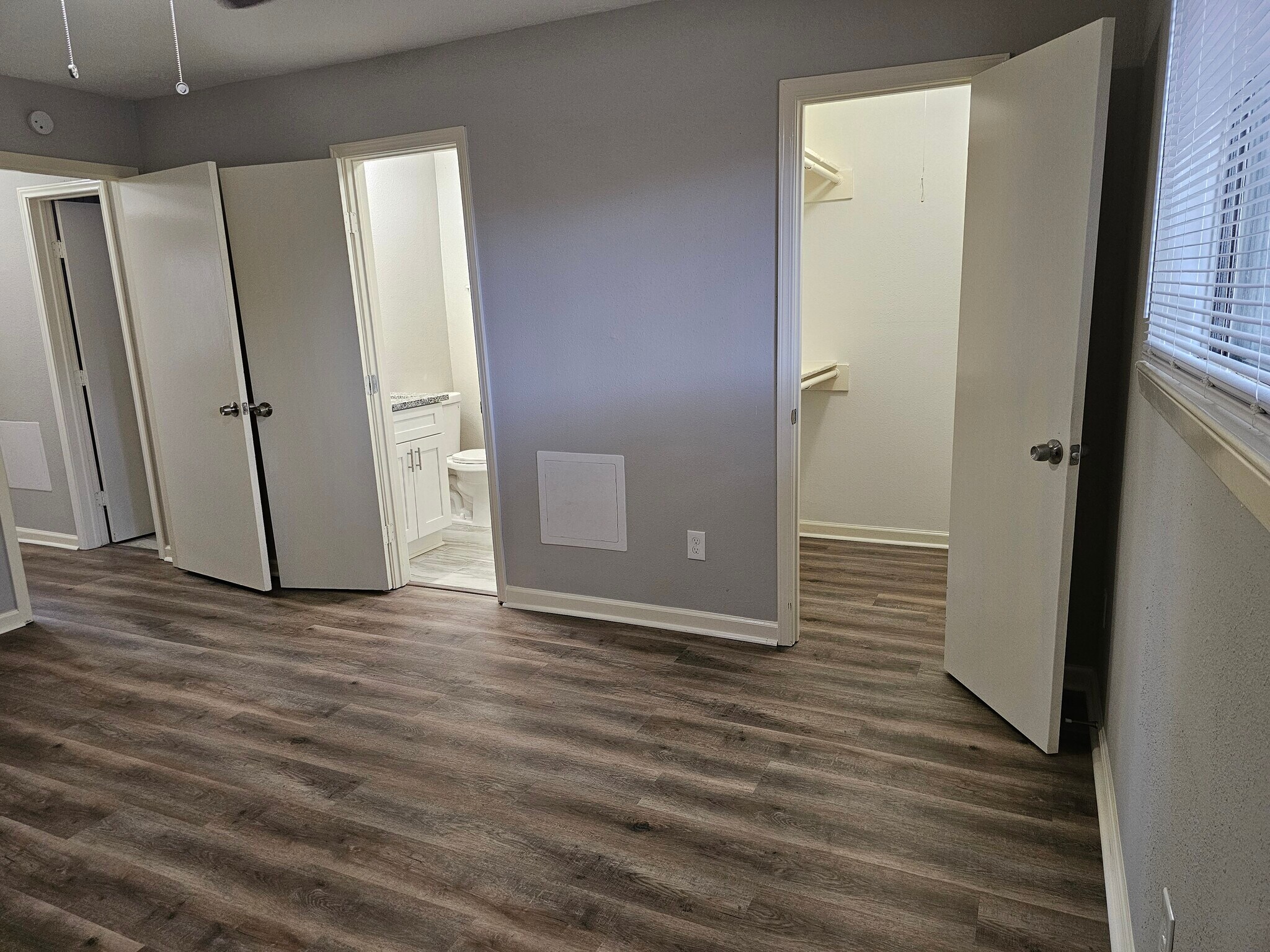 master bedroom - 9806 Thrush St