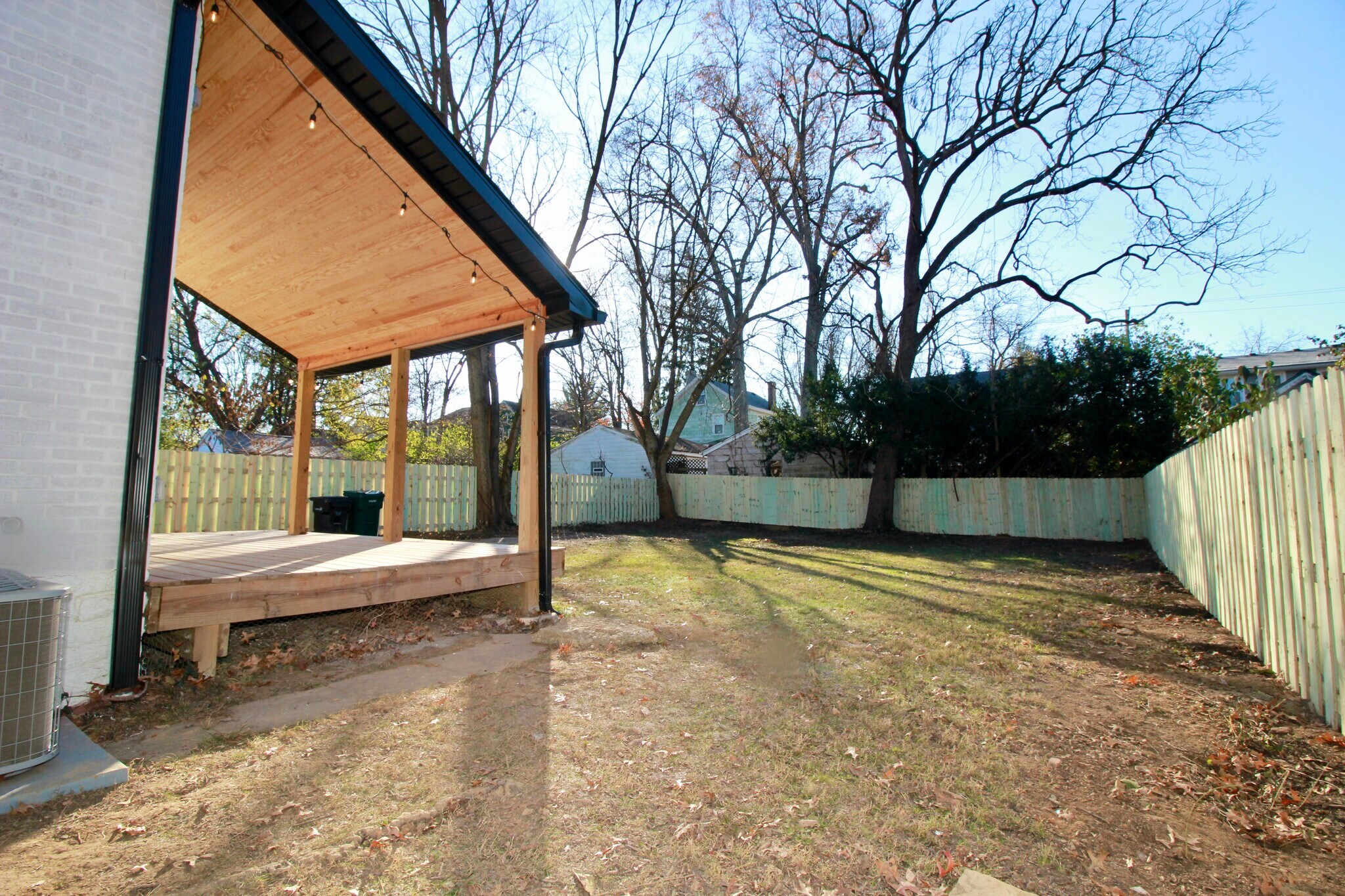 Building Photo - 6701 Buckingham Plz