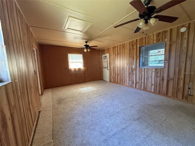 Building Photo - 13513 Shady Shores Dr