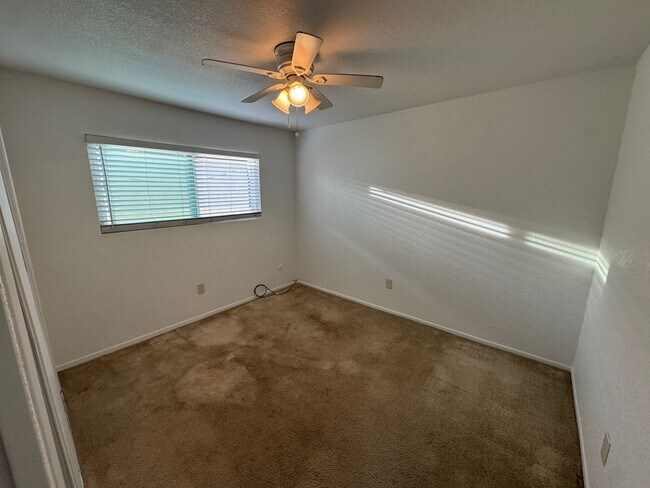 Building Photo - 2 Bedroom Condo in San Diego