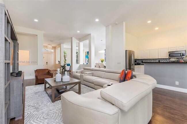 Building Photo - 1225 Skylark Dr