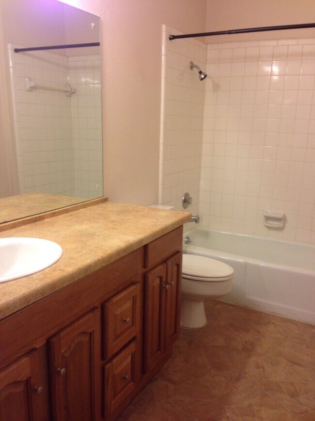 Building Photo - 4002 Glenrock Dr