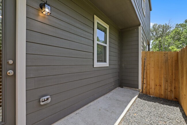 Building Photo - 13502 Axel Ln