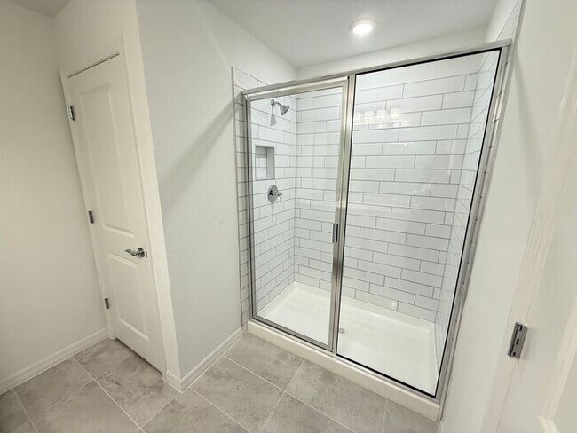 Building Photo - 3/2.5 Clermont Townhouse-NEW CONSTRUCTION