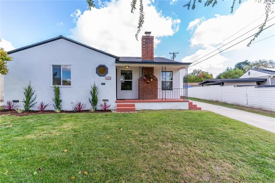 Primary Photo - 1649 Crestview Ave