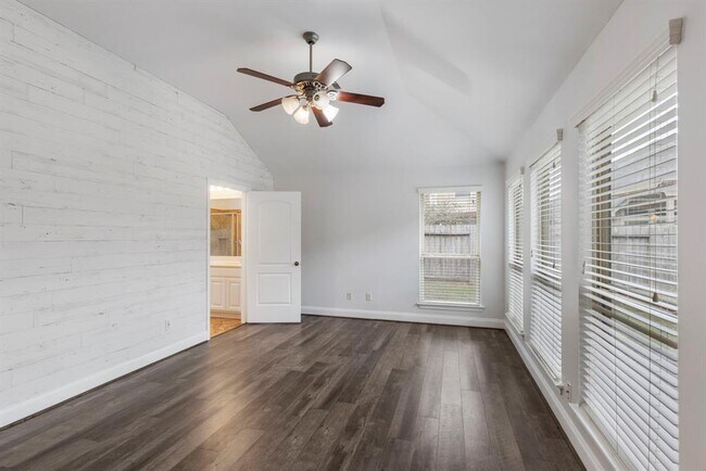 Building Photo - 1315 Cameron Park Ln