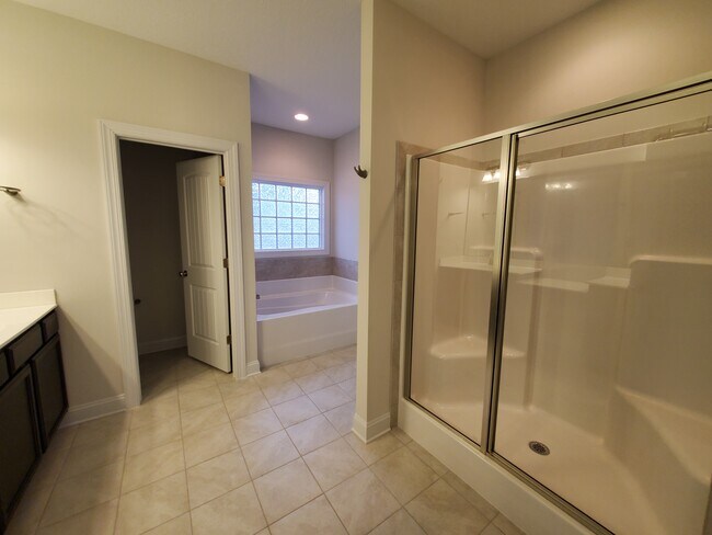 Building Photo - 600 Unity Ct