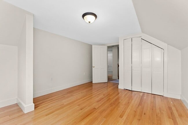 Building Photo - 41 Willow St