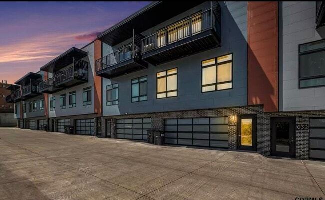 Building Photo - Fully Furnished Modern 3BR Retreat | Penthouse + Skyline Views